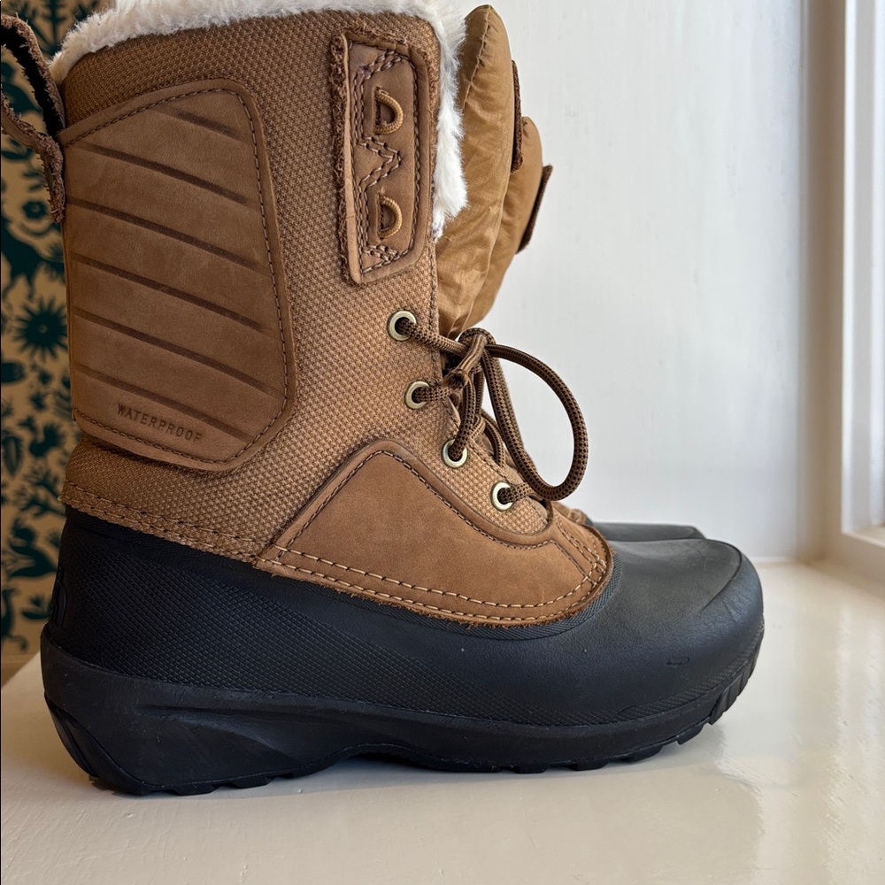 The North Face Brown and Black Insulated Boots - Picture 5 of 6